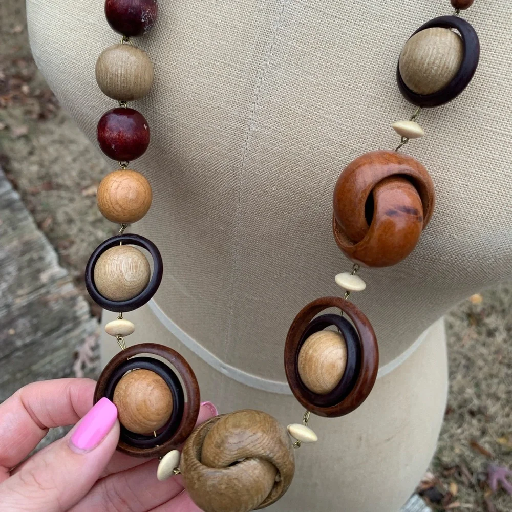 Wood Carved Looped Beads - Picture 6 of 8